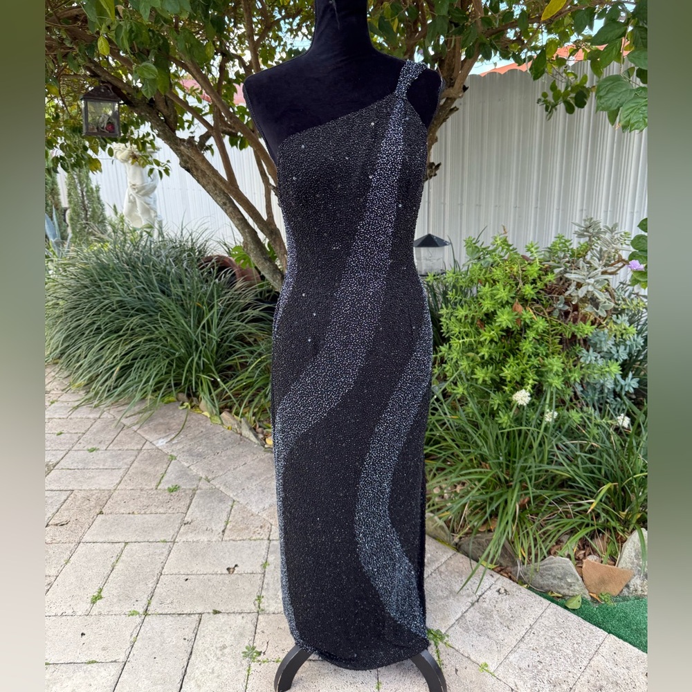 Elegant vintage Black and Silver One-Shoulder Dress